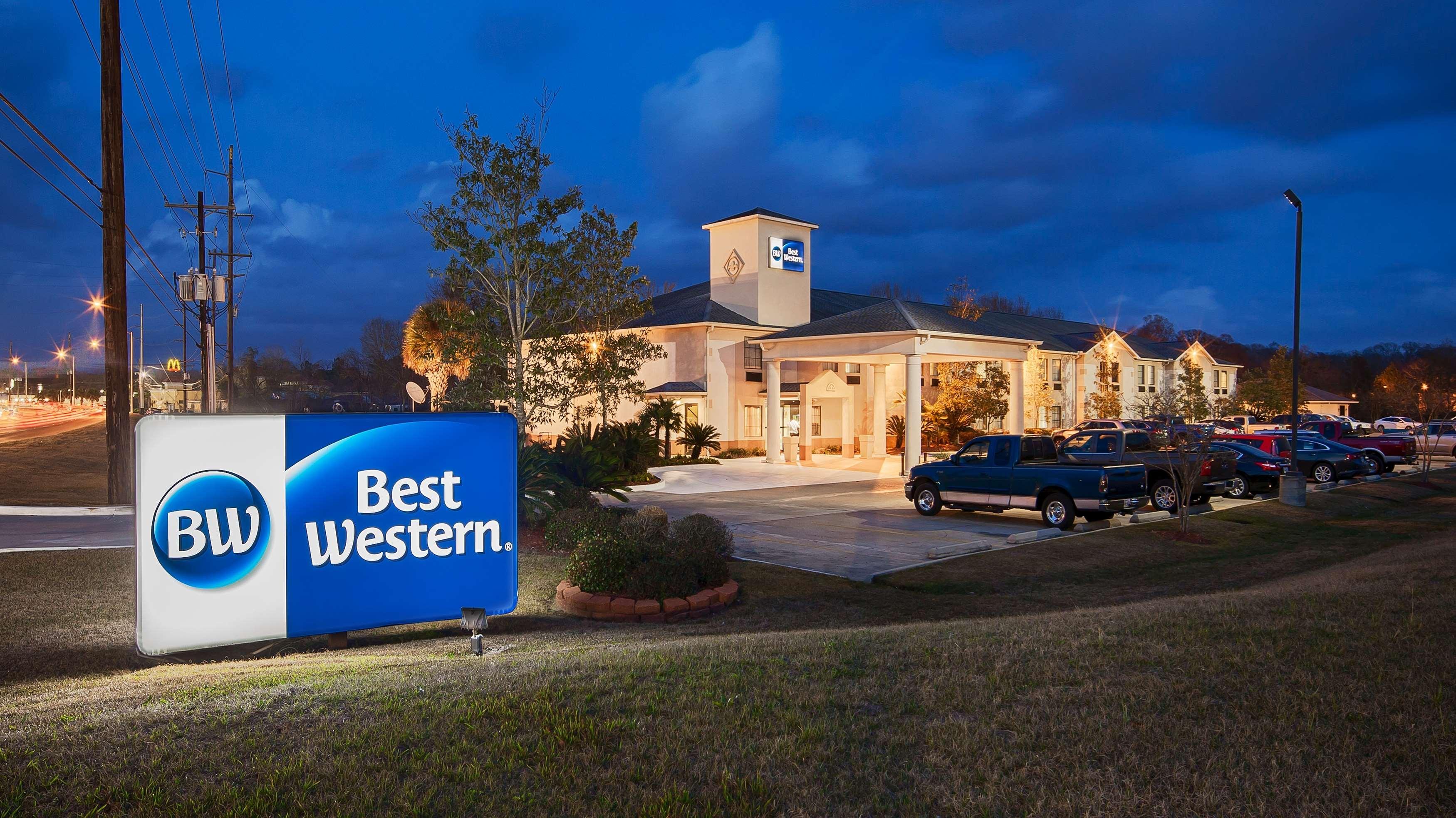 Best Western Zachary Inn Exterior photo